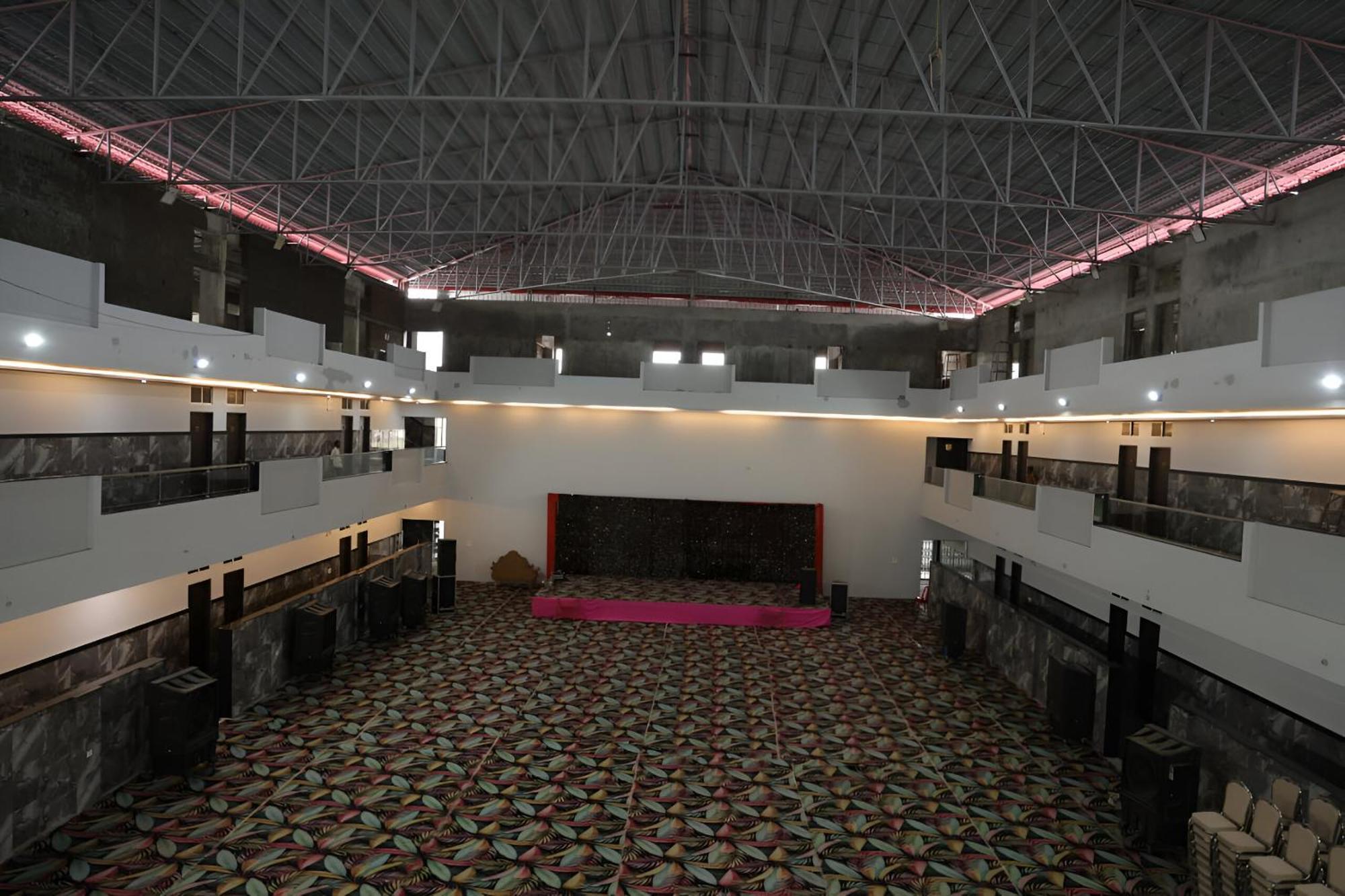 Navkar Palace Hotel & Resort, Sanawad 外观 照片