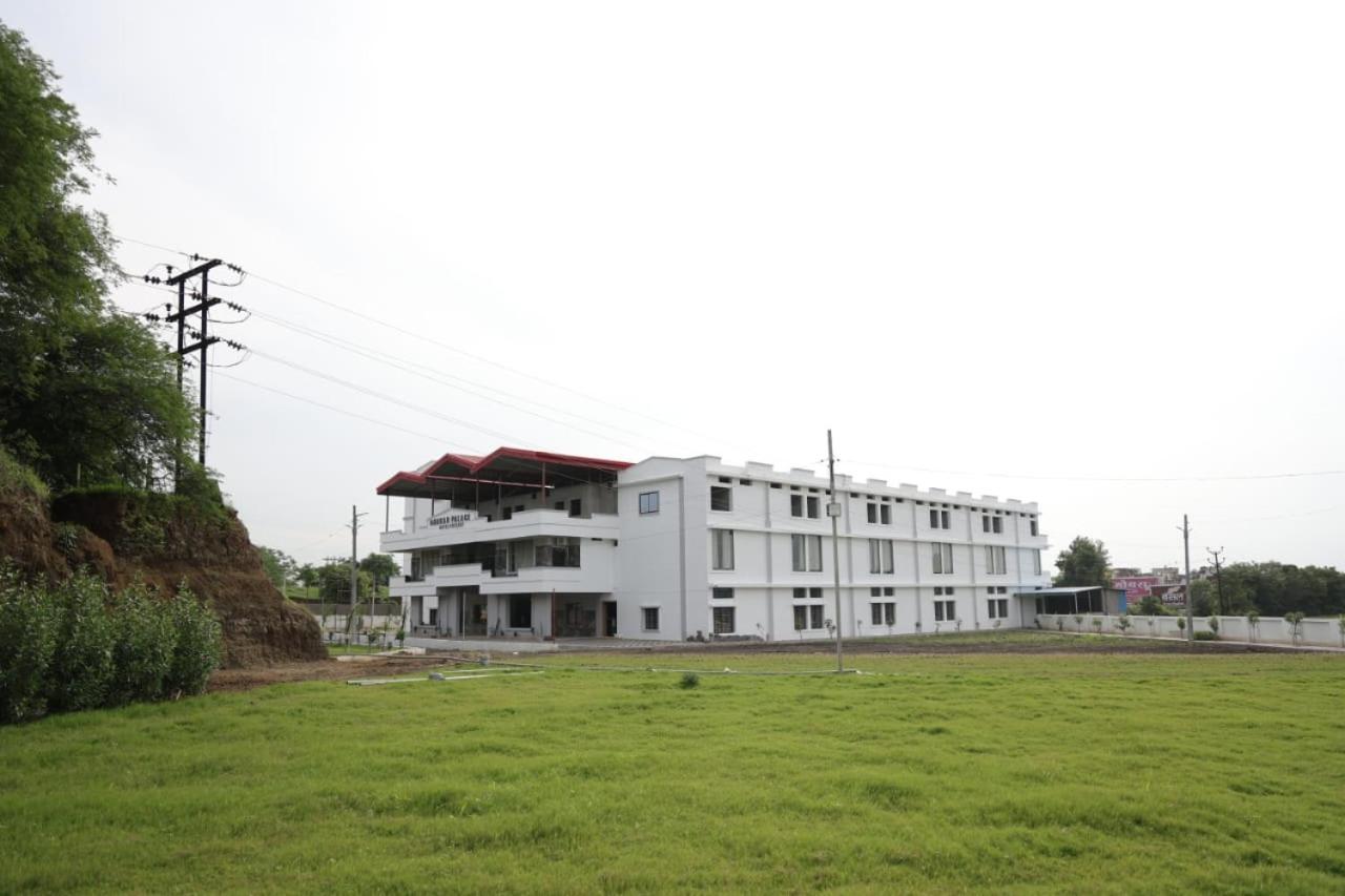 Navkar Palace Hotel & Resort, Sanawad 外观 照片